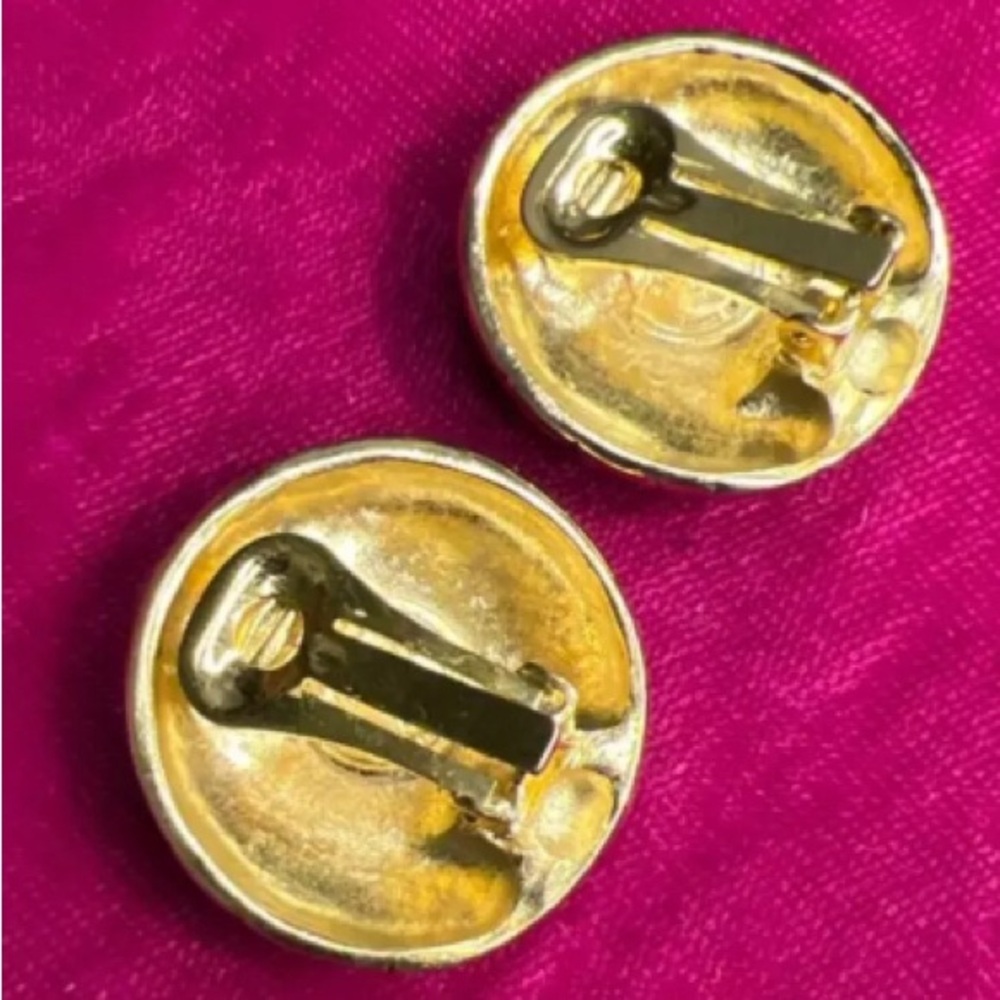 Chanel Vintage 24k Gold Plated Button Earrings - Comes with COA - Picture 2 of 4